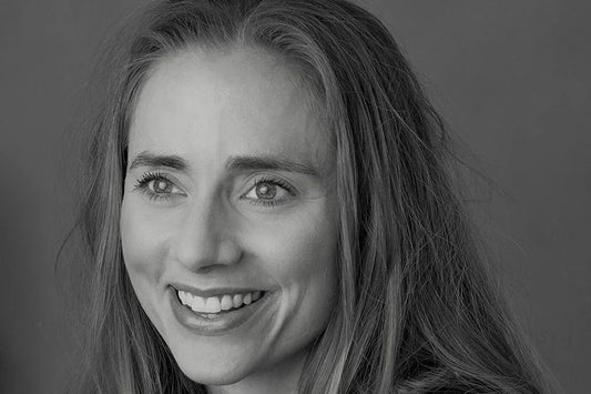 Emilie Schack - Profesor de yoga și co-fondatoare YO STUDIOS Copenhaga, expertă în wellness